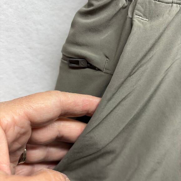 Lululemon Men’s Lined Olive Green Shorts‎ - Size Large - Picture 2 of 8